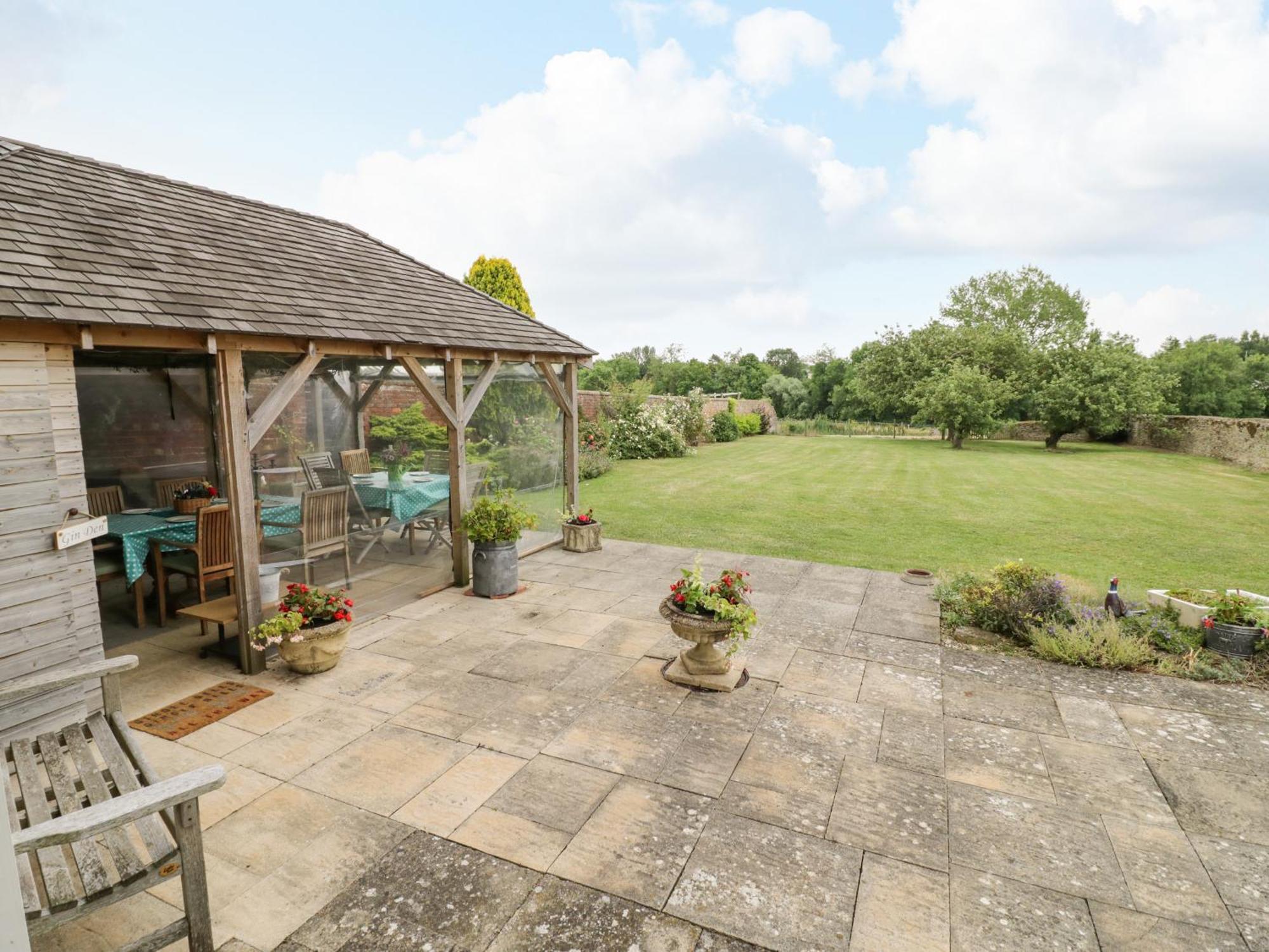 Glapthorn Manor Villa Peterborough Exterior photo